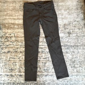 EUC Rag & Bone skinny pant olive green size 24